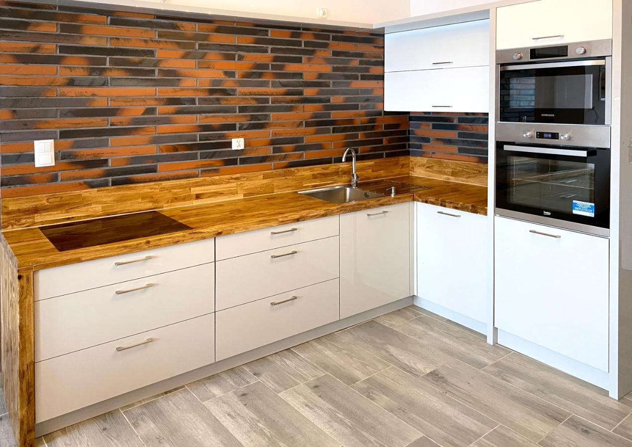 Aparthotel Zabrze, Apartamenty W Centrum Z Prywatnym Parkingiem Dış mekan fotoğraf