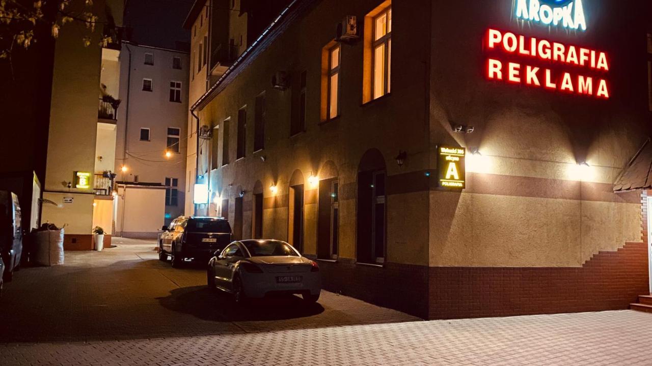 Aparthotel Zabrze, Apartamenty W Centrum Z Prywatnym Parkingiem Dış mekan fotoğraf